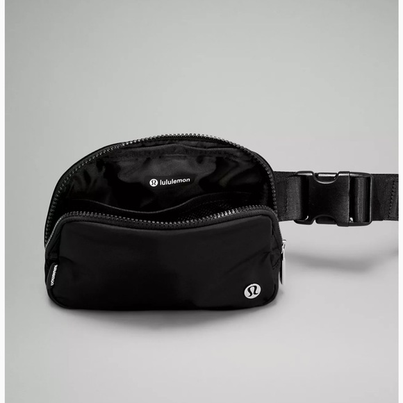 NEW ❤️ Lululemon • Everywhere Belt Bag Black - Picture 4 of 10
